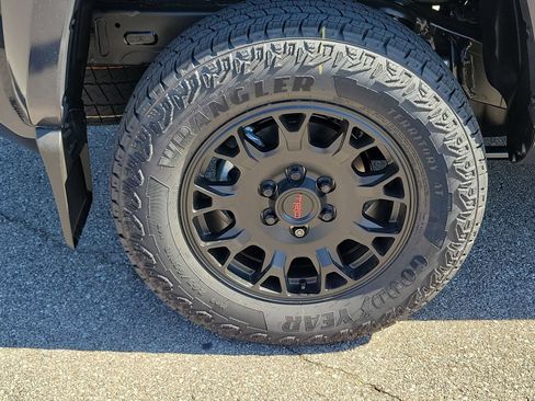 New 2026 Toyota Tacoma TRD Sport AWD/4WD image 5