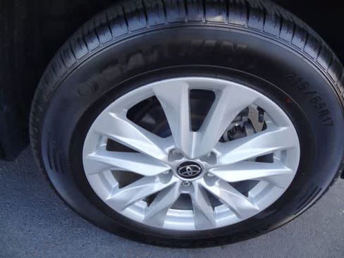 Used 2024 Toyota Corolla Cross LE AWD/4WD image 24
