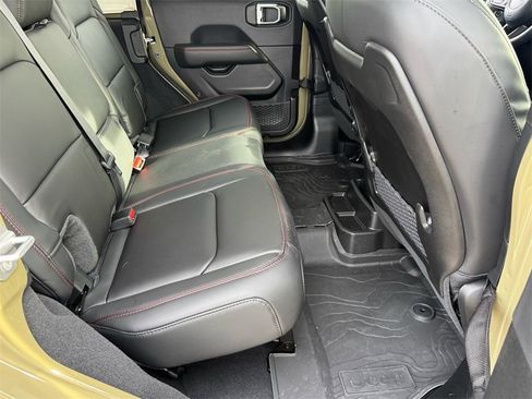 Used 2025 Jeep Wrangler Unlimited Rubicon image 19