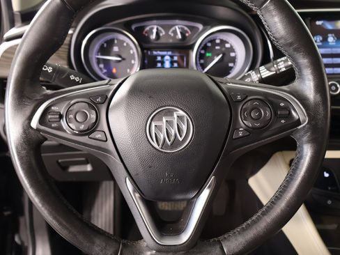 Used 2019 Buick Envision Essence image 3