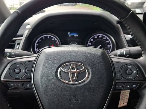 Used 2022 Toyota Camry SE FWD image 18