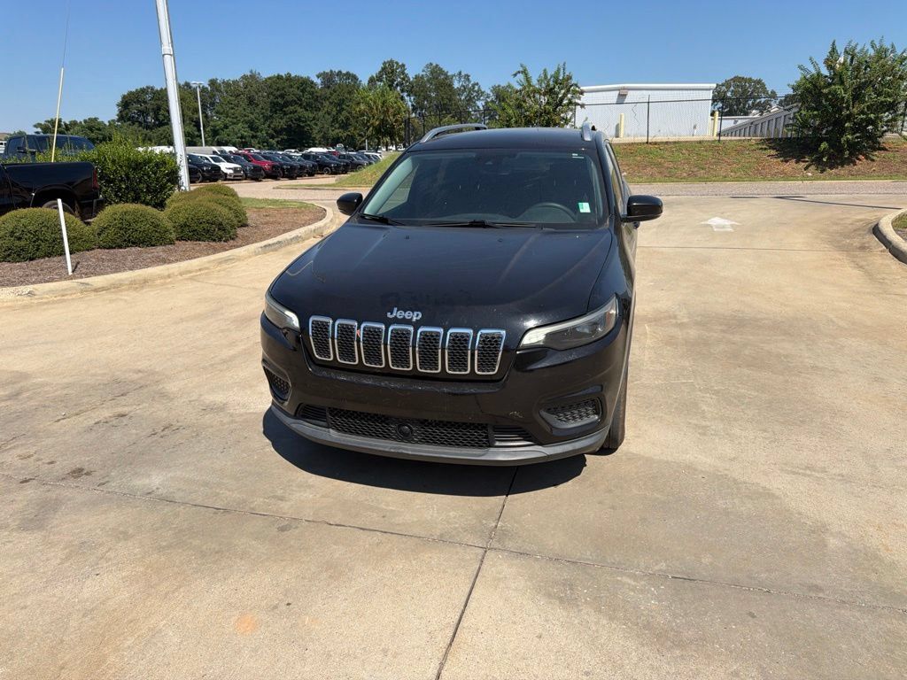 Used 2021 Jeep Cherokee Latitude FWD image 4