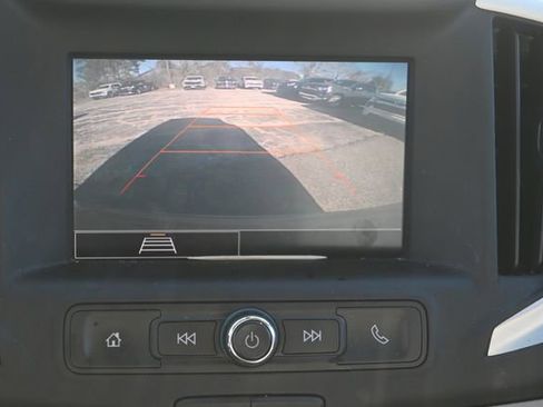 Used 2023 GMC Terrain SLE w/ Driver Convenience Package image 11