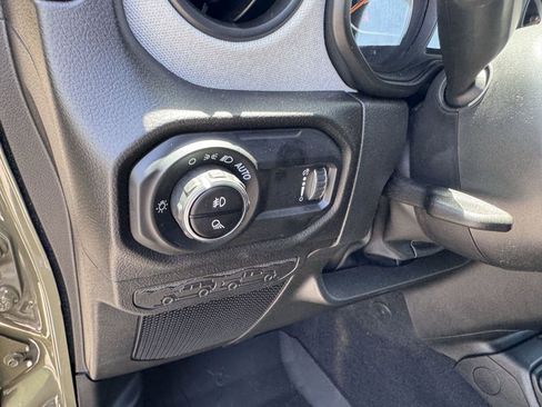 New 2025 Jeep Gladiator Sport image 16