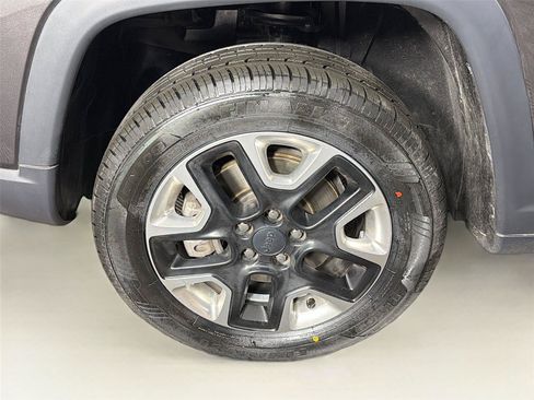 Used 2018 Jeep Compass Trailhawk w/ Cold Weather Group AWD/4WD image 32
