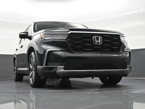 Used 2025 Honda Pilot Touring image 28