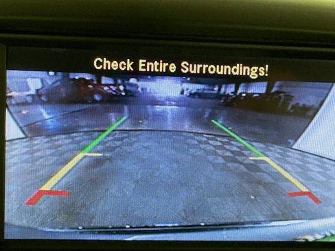 Used 2018 Dodge Grand Caravan SE w/ UConnect Hands-Free Group FWD image 17