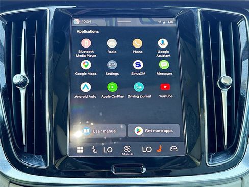 Used 2025 Volvo V60 B5 Cross Country Plus image 15