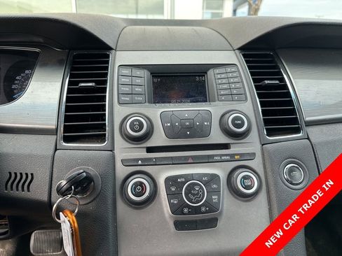 Used 2016 Ford Taurus SEL image 9