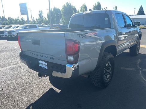 Used 2019 Toyota Tacoma TRD Off-Road AWD/4WD image 13