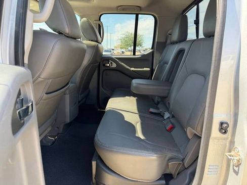 Used 2019 Nissan Frontier SL RWD image 12