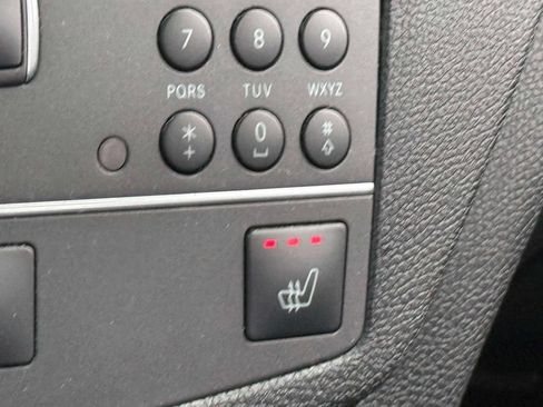 Used 2011 Mercedes-Benz C 300 4MATIC Sedan image 24
