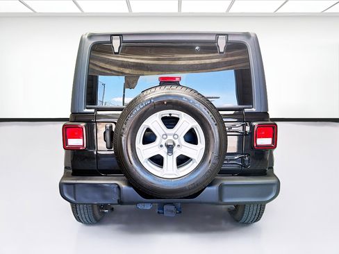 Used 2022 Jeep Wrangler Unlimited Sport AWD/4WD image 5