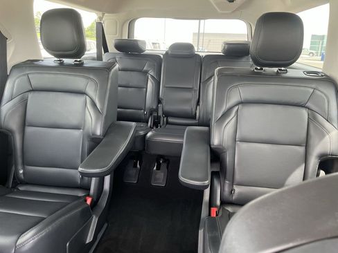 Used 2025 Lincoln Navigator L Reserve AWD/4WD image 23