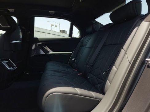 New 2026 BMW 760i xDrive w/ Executive Package AWD/4WD image 9