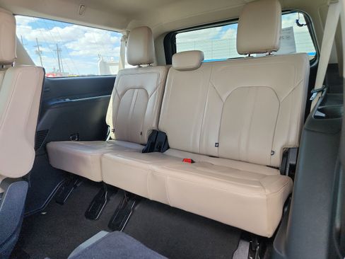 Used 2023 Ford Expedition Max Limited AWD/4WD image 10