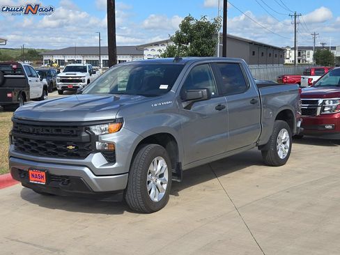 Certified 2025 Chevrolet Silverado 1500 Custom RWD image 2
