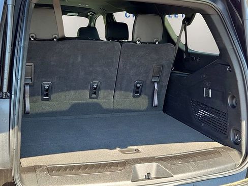 Certified 2025 Chevrolet Suburban LT AWD/4WD image 11