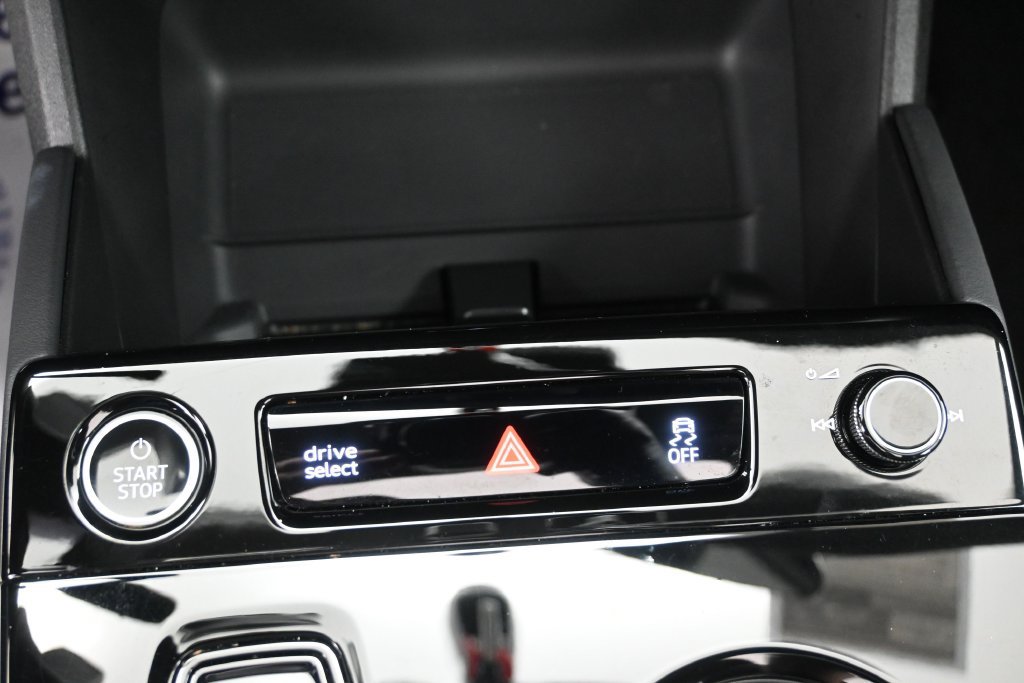 Used 2025 Audi Q6 e-tron Premium Plus w/ Premium Plus AWD/4WD image 26