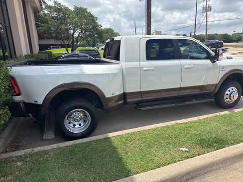 Used 2023 RAM 3500 Limited AWD/4WD image 10
