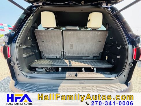 Used 2025 Toyota Sequoia Capstone AWD/4WD image 35