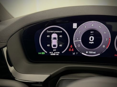 Used 2025 Porsche Panamera 4 image 24