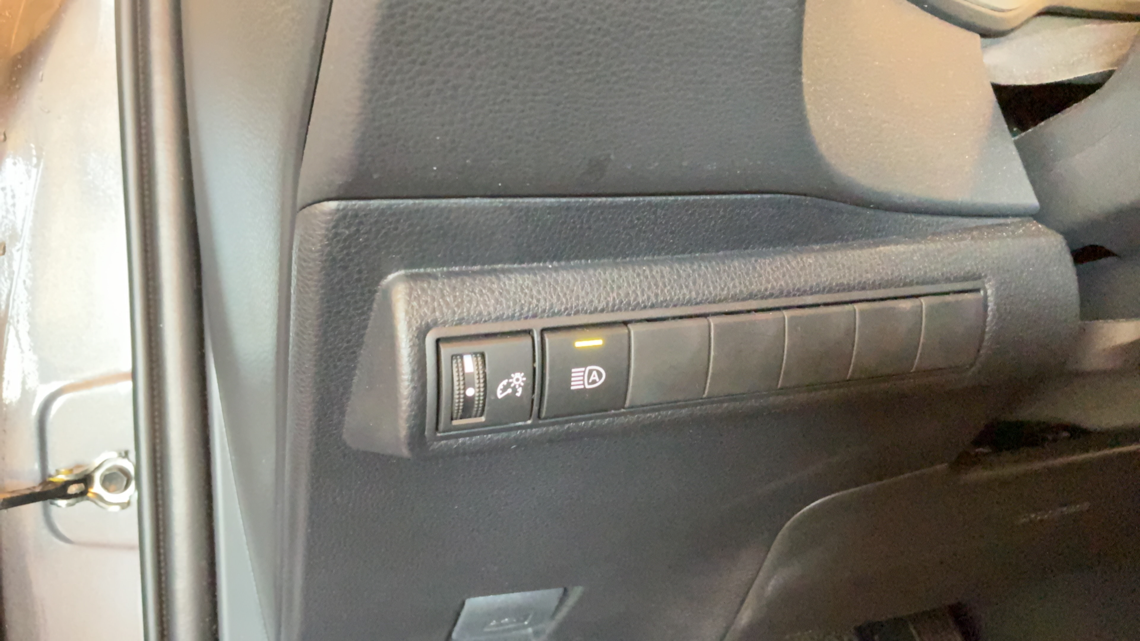 Certified 2025 Toyota Corolla SE FWD image 18