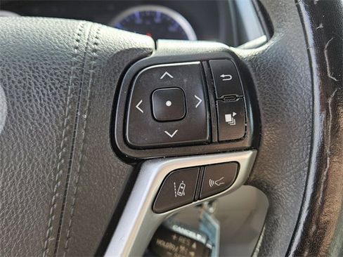 Used 2019 Toyota Highlander LE image 27