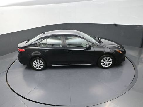 Used 2024 Toyota Corolla LE FWD image 30