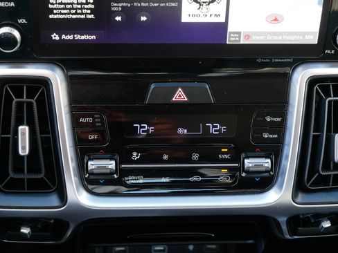 Certified 2023 Kia Sorento EX image 23