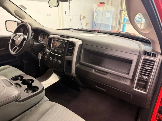 Used 2017 RAM 1500 Express AWD/4WD image 23