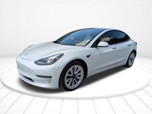 Used 2021 Tesla Model 3 Standard Range Plus RWD image 8