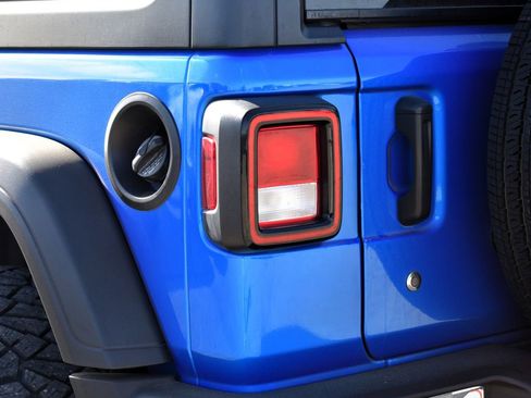 Used 2024 Jeep Wrangler Sport image 10