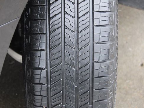 Used 2019 Nissan Pathfinder S image 13