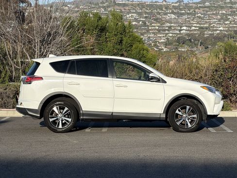 Used 2018 Toyota RAV4 XLE w/ All Weather Liner Package FWD image 7