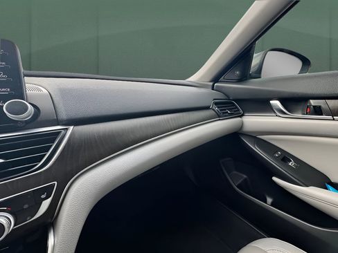 Used 2019 Honda Accord EX-L image 16