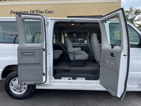 Used 2013 Ford E-350 and Econoline 350 XLT image 37