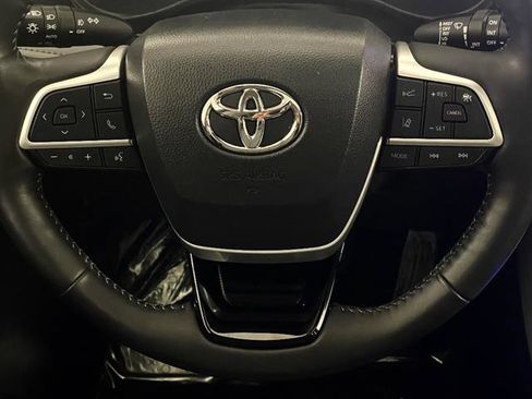 Used 2023 Toyota Highlander Limited AWD/4WD image 13