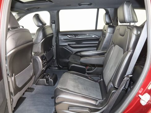 Used 2023 Jeep Grand Cherokee L Laredo image 48