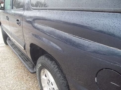 Used 2004 Chevrolet Suburban LT w/ Preferred Equipment Group image 9