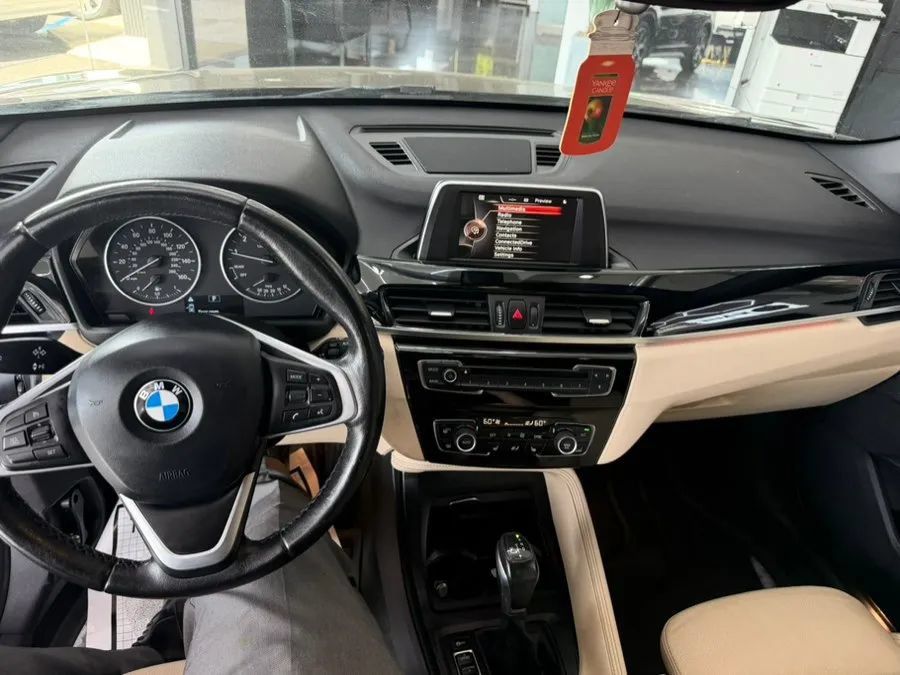 Used 2017 BMW X1 xDrive28i AWD/4WD image 4