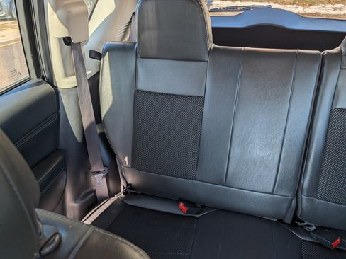 Used 2017 Jeep Compass Latitude image 12