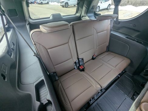 New 2026 Chevrolet Suburban High Country image 16