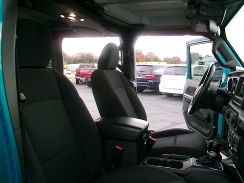 Used 2019 Jeep Wrangler Unlimited Sport S AWD/4WD image 19