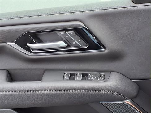 New 2026 GMC Yukon XL Denali w/ Sun & Power Step Package AWD/4WD image 14