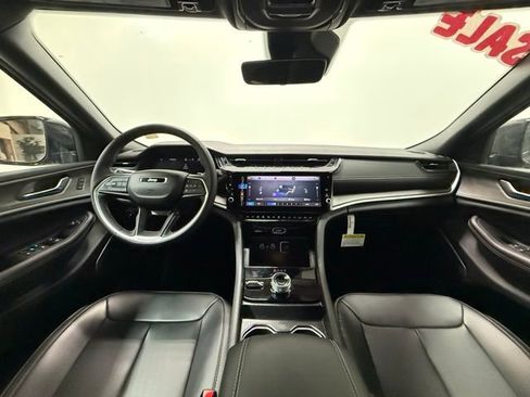 New 2026 Jeep Grand Cherokee Limited image 14