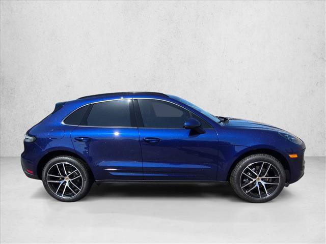 Used 2025 Porsche Macan AWD/4WD image 4