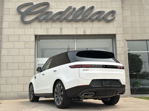 Used 2025 Land Rover Range Rover Sport SE AWD/4WD image 8