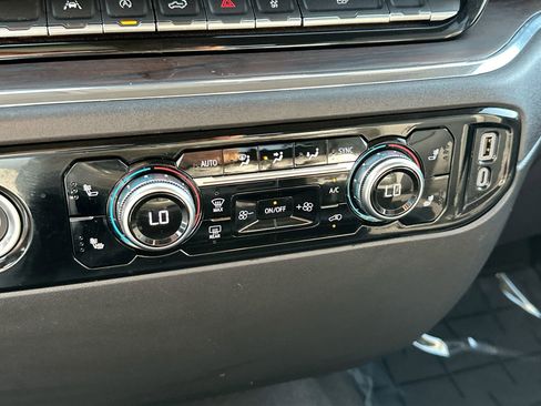 Used 2024 GMC Sierra 1500 SLT image 19