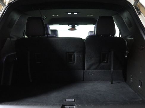 Used 2023 Chevrolet Traverse LT FWD image 8